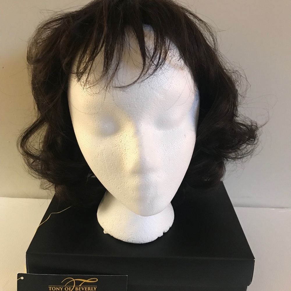 Woman’s LUXURY WIG Tony of Beverly - Picture 9 of 14